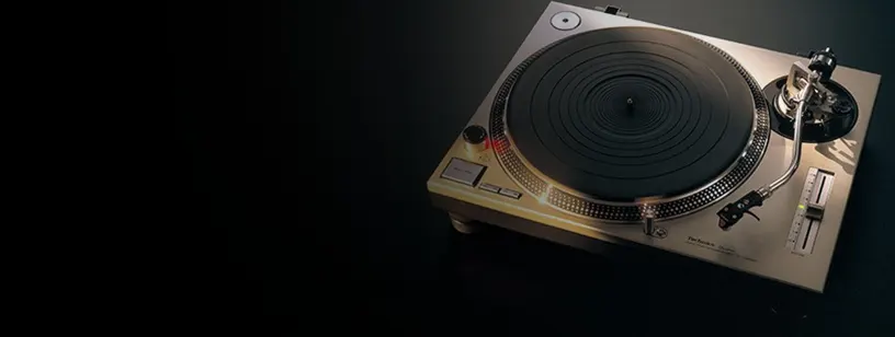 เครื่องเล่นแผ่นเสียงระบบ Direct Drive SL-1210MK7