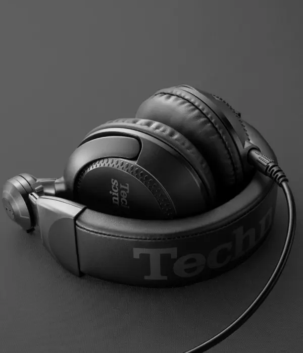 ดีไซน์สีดำแบบใหม่ สไตล์ “Technics DJ”